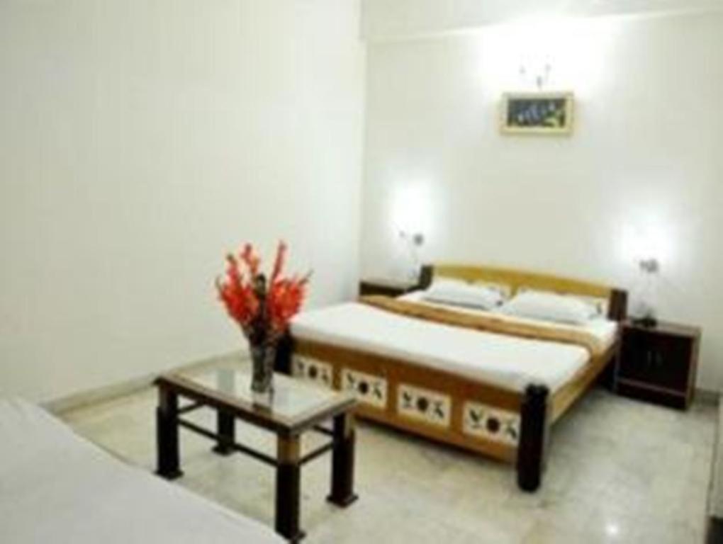 Hotel Dawat Palace Агра Экстерьер фото