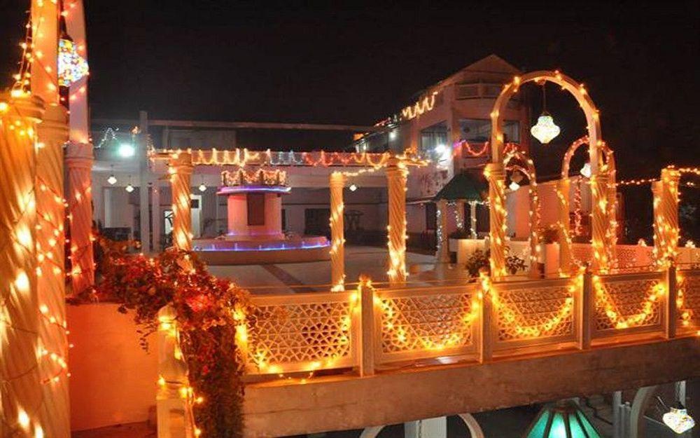 Hotel Dawat Palace Агра Экстерьер фото