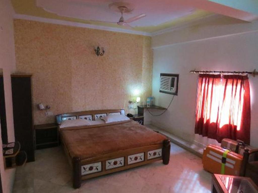 Hotel Dawat Palace Агра Экстерьер фото