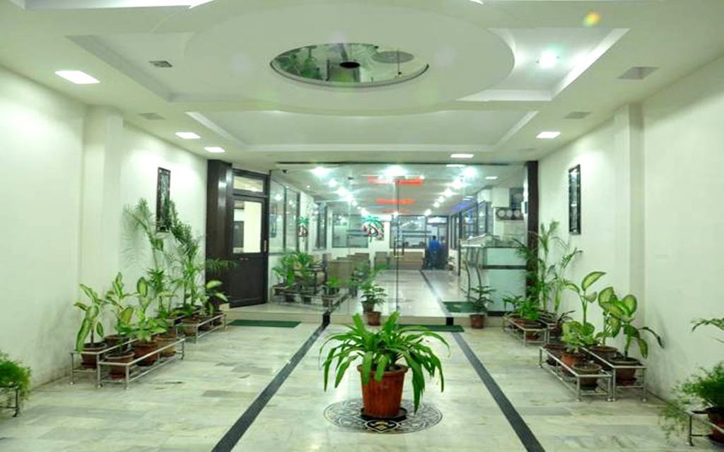 Hotel Dawat Palace Агра Экстерьер фото