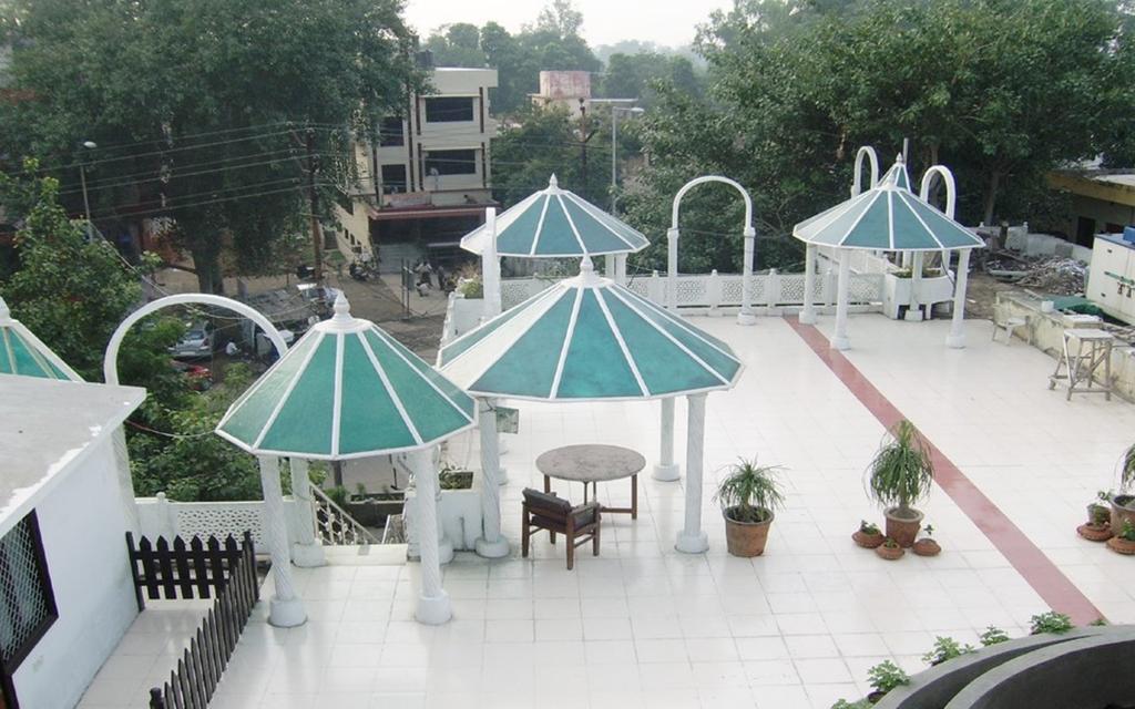 Hotel Dawat Palace Агра Экстерьер фото